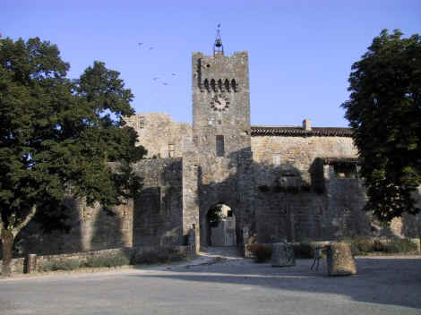 Village fortifi� de Larressingle (Antiquit&eacute;s 32, antiquaire � Larressingle dans le Gers)